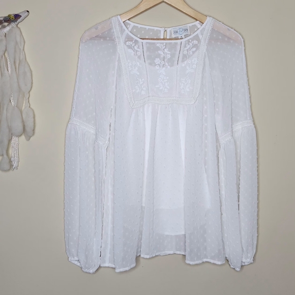 JUN & IVY Like NEW Swiss Dot Peasant Blouse with Detachable Cami - Picture 4 of 11